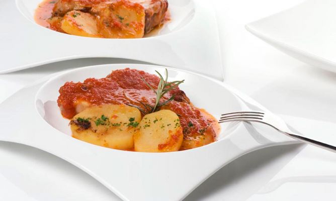 receta-de-chuletas-de-cerdo-al-horno-con-tomates